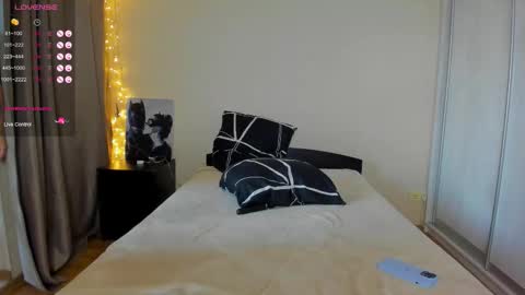 Snapshot of bella_foryou chatting on September 11, 12:22 am NastyaThere are legends that in this room all your wishes can come true  Private is Open online show from September 11, 12:22 am