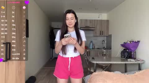 Snapshot of bella_gasp chatting on June 26, 5:56 am Jane online show from June 26, 5:56 am