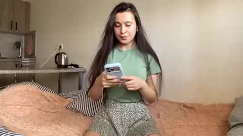 Snapshot of bella_gasp chatting on July 7, 7:23 am Jane online show from July 7, 7:23 am