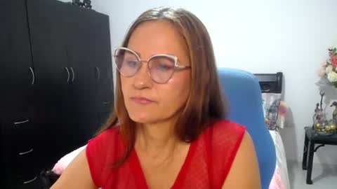 Snapshot of bella_ghisell chatting on June 20, 12:14 am Bella online show from June 20, 12:14 am