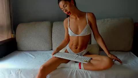 Anna  online show from September 12, 9:20 am