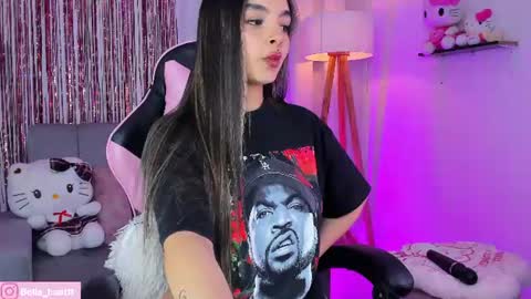 Snapshot of bella_hunteer chatting on June 20, 3:31 am bella igbella hunttt online show from June 20, 3:31 am