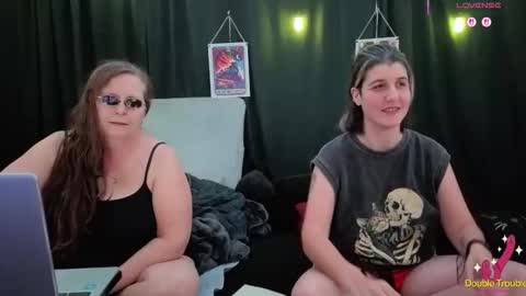 Bella James online show from December 2, 7:09 pm