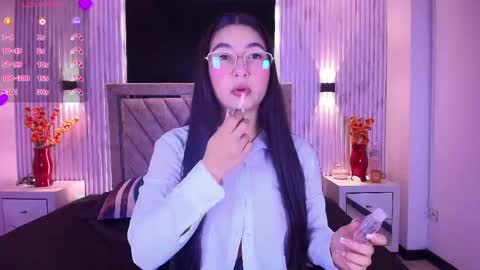 bella_martini_ online show from May 30, 12:35 pm