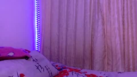 Snapshot of bella_mc chatting on November 30, 2:48 am bella_mc online show from November 30, 2:48 am