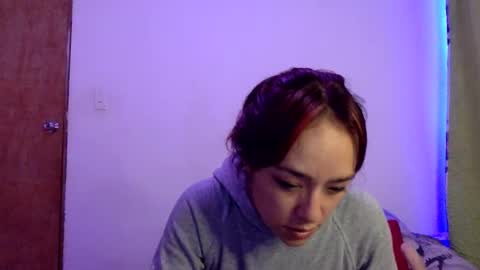 Snapshot of bella_mc chatting on December 3, 2:41 am bella_mc online show from December 3, 2:41 am