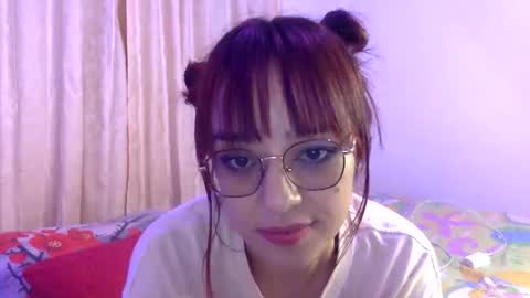 Snapshot of bella_mc chatting on December 16, 1:21 am bella_mc online show from December 16, 1:21 am