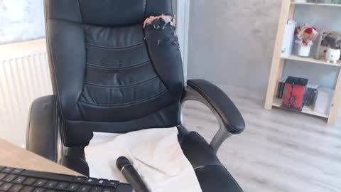      online show from March 4, 10:57 am