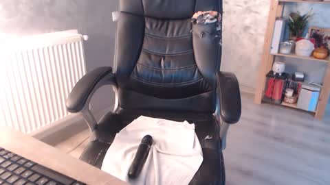      online show from October 24, 5:15 am