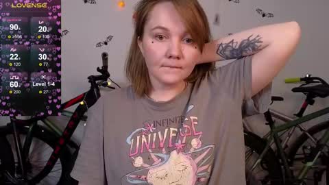 Snapshot of bella_murrrr chatting on October 28, 2:59 am Bella online show from October 28, 2:59 am