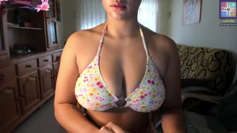 Snapshot of bella_pocahontas3 chatting on December 30, 11:26 am bella_pocahontas3 online show from December 30, 11:26 am