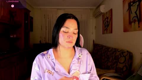 Snapshot of bella_pocahontas3 chatting on March 1, 11:58 pm bella_pocahontas3 online show from March 1, 11:58 pm