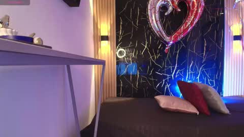     online show from February 20, 9:15 pm