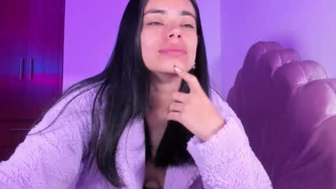 Snapshot of bella_sun_ chatting on October 5, 4:33 am Valeria Model Independent online show from October 5, 4:33 am