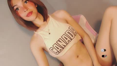 Snapshot of bella_tara chatting on December 7, 6:43 am Bella online show from December 7, 6:43 am