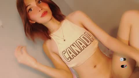 Snapshot of bella_tara chatting on December 8, 11:14 am Bella online show from December 8, 11:14 am