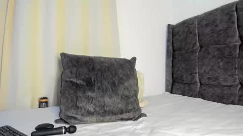 Bella sweetpea online show from November 22, 9:14 pm