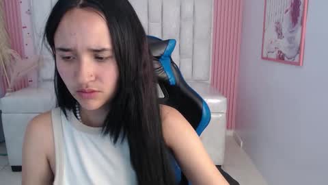 Bella online show from November 21, 8:18 pm