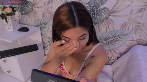 Snapshot of bellaa_becca chatting on January 28, 6:28 pm Bella Becca online show from January 28, 6:28 pm