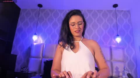 bellaagrace online show from April 9, 4:56 am