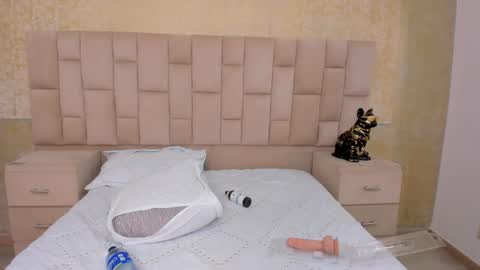 bellaastorm online show from February 19, 5:27 pm