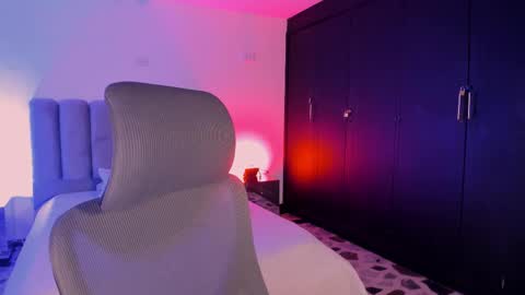 bellaastorm online show from November 14, 9:46 pm