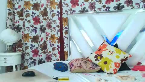 BELLA online show from November 29, 9:07 pm