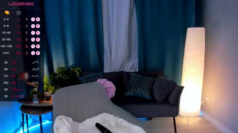 hello guys im Bella online show from September 22, 6:04 am