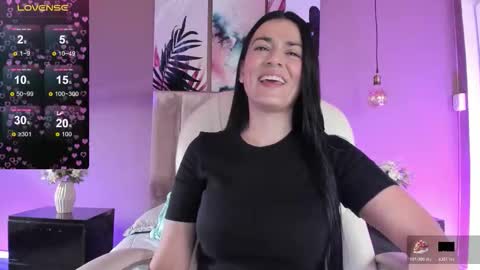 Bella Clair online show from November 1, 2:30 pm