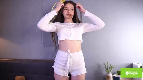 Snapshot of bellacle chatting on January 30, 10:50 am Bella I took a vacation and Ill be back on December 18th So dont lose me To keep in touch I have a TG - you can find below online show from January 30, 10:50 am