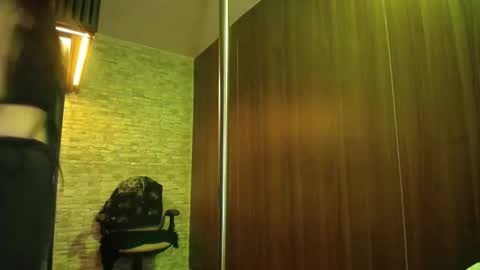 Snapshot of belladona_trix chatting on January 31, 7:11 pm belladona_trix online show from January 31, 7:11 pm