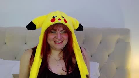 Snapshot of belladonnared chatting on March 29, 12:10 am Belladonna online show from March 29, 12:10 am