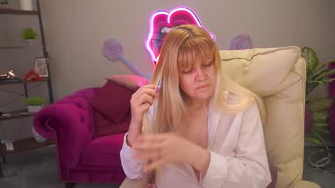 Bella online show from March 27, 4:07 am