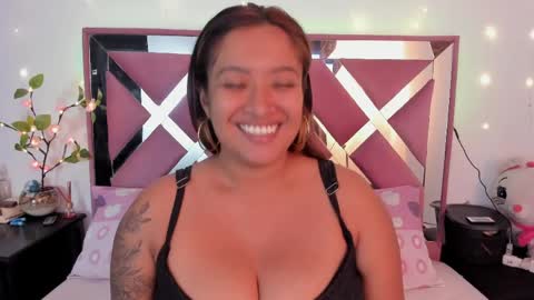 Snapshot of bellalumi chatting on May 2, 3:55 am bellalumi online show from May 2, 3:55 am