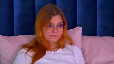 BellaMarebelle online show from October 17, 5:10 am