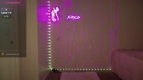 Bella Monroe online show from April 9, 4:56 am