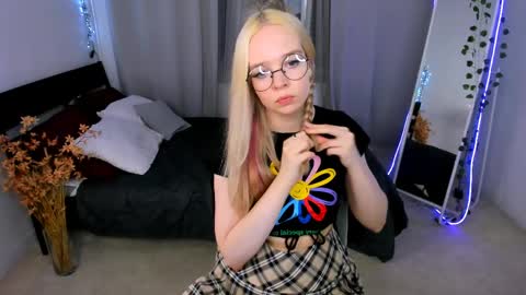 Bella online show from March 31, 12:16 pm