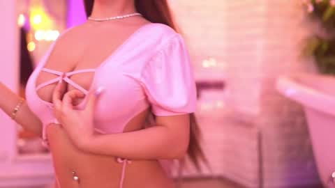 Snapshot of bellanoirre chatting on January 11, 6:57 pm Bella online show from January 11, 6:57 pm