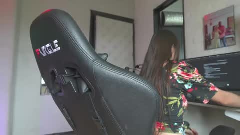    online show from March 3, 5:50 pm