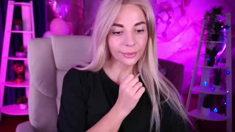 Bella online show from February 24, 3:43 pm