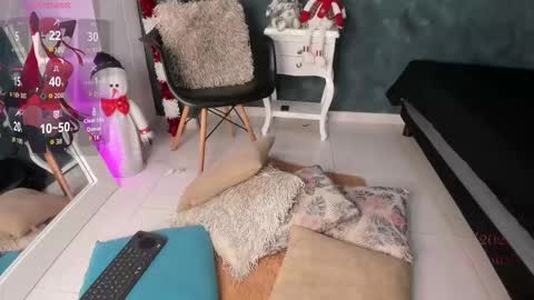 bellarooux online show from December 3, 12:25 pm