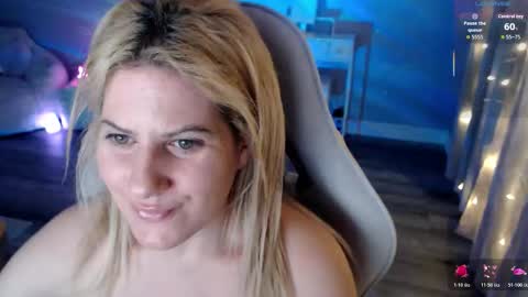 Snapshot of bellastar84 chatting on February 13, 11:50 am Starr40 online show from February 13, 11:50 am