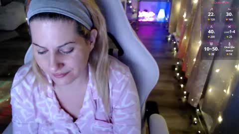 Snapshot of bellastar84 chatting on March 3, 11:27 am Starr40 online show from March 3, 11:27 am