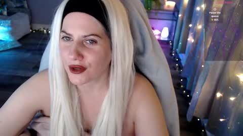 Snapshot of bellastar84 chatting on March 9, 10:52 am Starr40 online show from March 9, 10:52 am