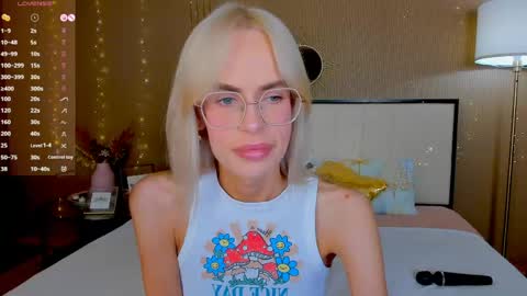 Bella online show from May 31, 1:14 am