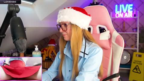 Snapshot of belle_alice chatting on December 23, 10:53 am Alice online show from December 23, 10:53 am