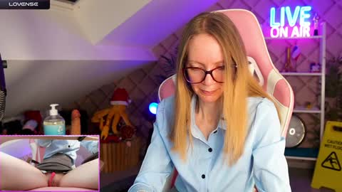 Snapshot of belle_alice chatting on January 29, 7:46 am Alice online show from January 29, 7:46 am