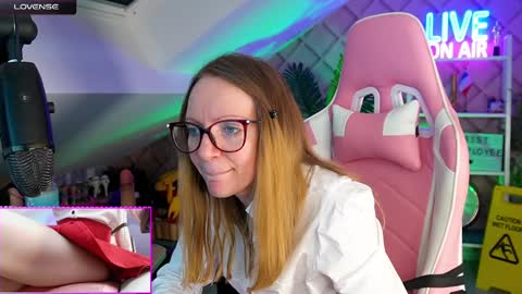 Snapshot of belle_alice chatting on February 20, 10:48 am Alice online show from February 20, 10:48 am