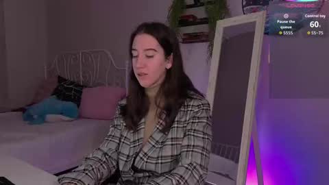 Bella online show from October 17, 3:47 pm