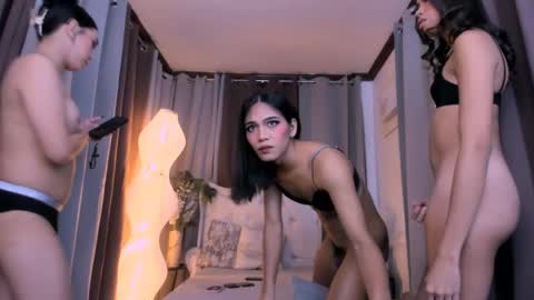 bellecollins online show from October 6, 2:09 am